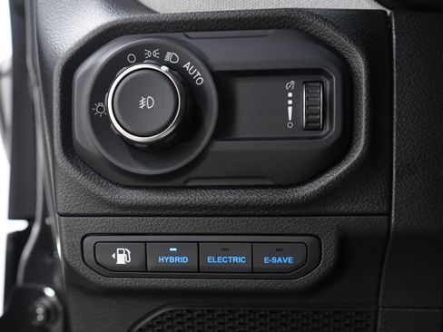 Used 2024 Jeep Wrangler Unlimited AWD/4WD image 23