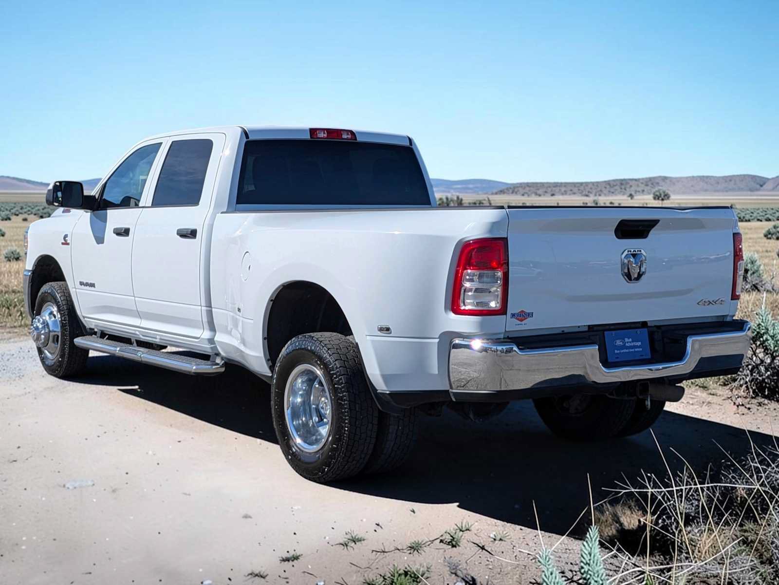 Used 2022 RAM 3500 Tradesman w/ Chrome Appearance Group AWD/4WD image 4