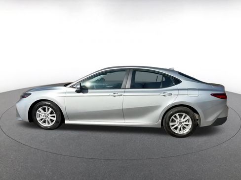 Used 2025 Toyota Camry LE image 9
