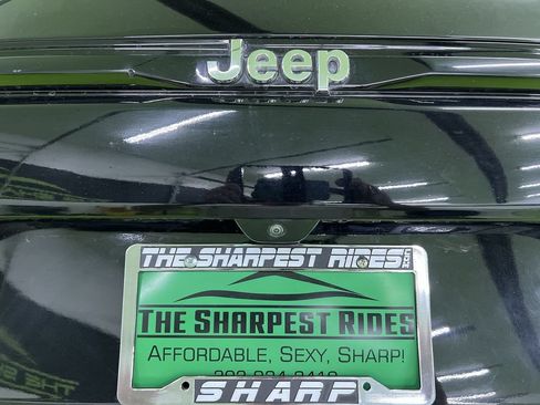 Used 2022 Jeep Grand Cherokee Limited AWD/4WD image 13