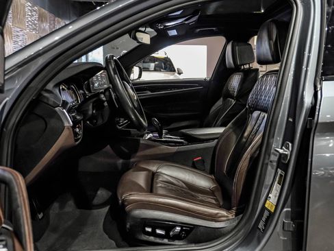 Used 2017 BMW 540i RWD image 4