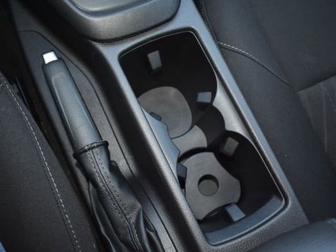 Used 2018 Ford Focus SE w/ SE Appearance Package image 26