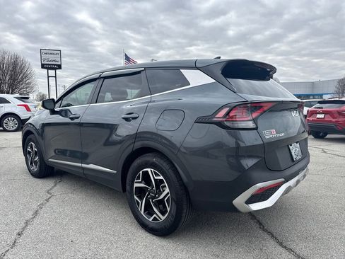 Used 2023 Kia Sportage LX image 4