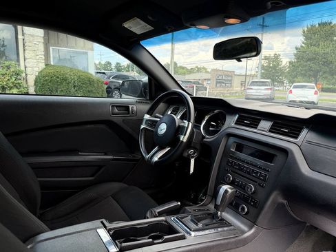 Used 2014 Ford Mustang Coupe RWD image 19