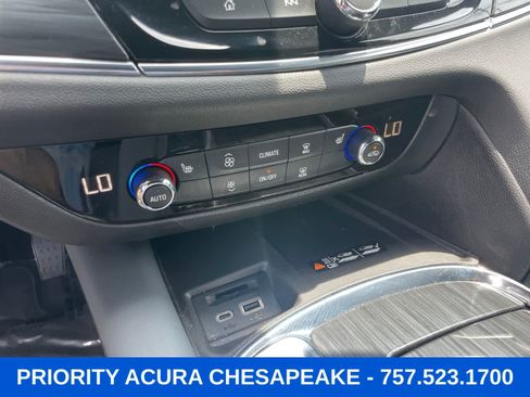 Used 2023 Buick Enclave Essence FWD image 18