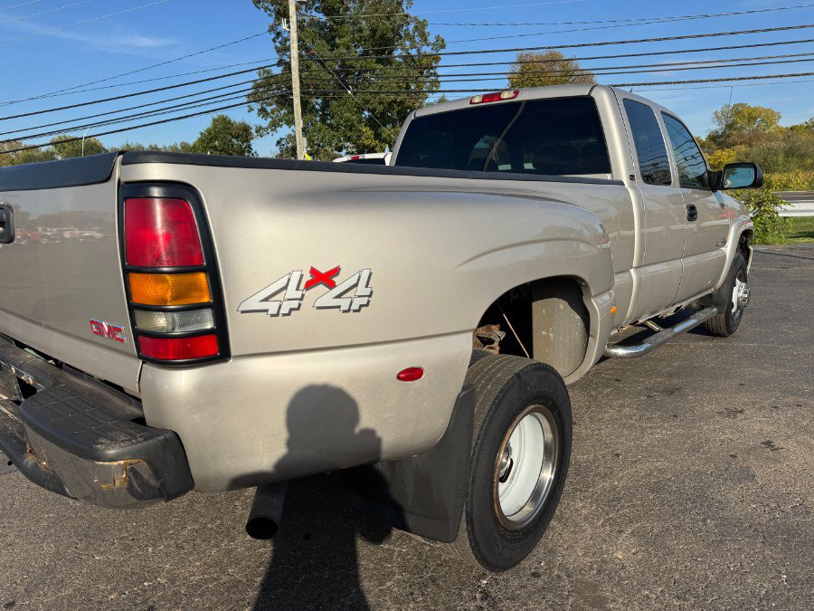 Used 2004 GMC Sierra 3500 SLE w/ Heavy-Duty Power Package AWD/4WD image 11