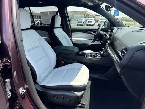 Used 2026 Chevrolet Traverse High Country FWD image 22