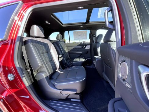 New 2026 Buick Enclave Avenir w/ Super Cruise Package AWD/4WD image 18