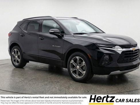 Used 2025 Chevrolet Blazer LT FWD image 1