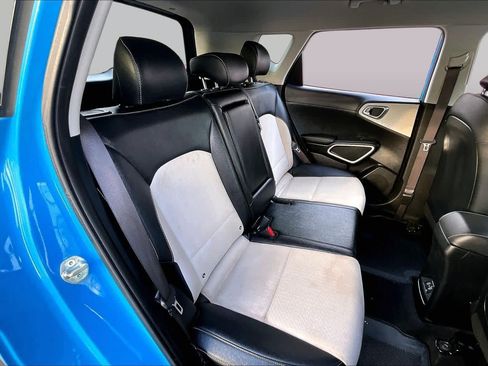 Certified 2023 Kia Soul GT-Line FWD image 19