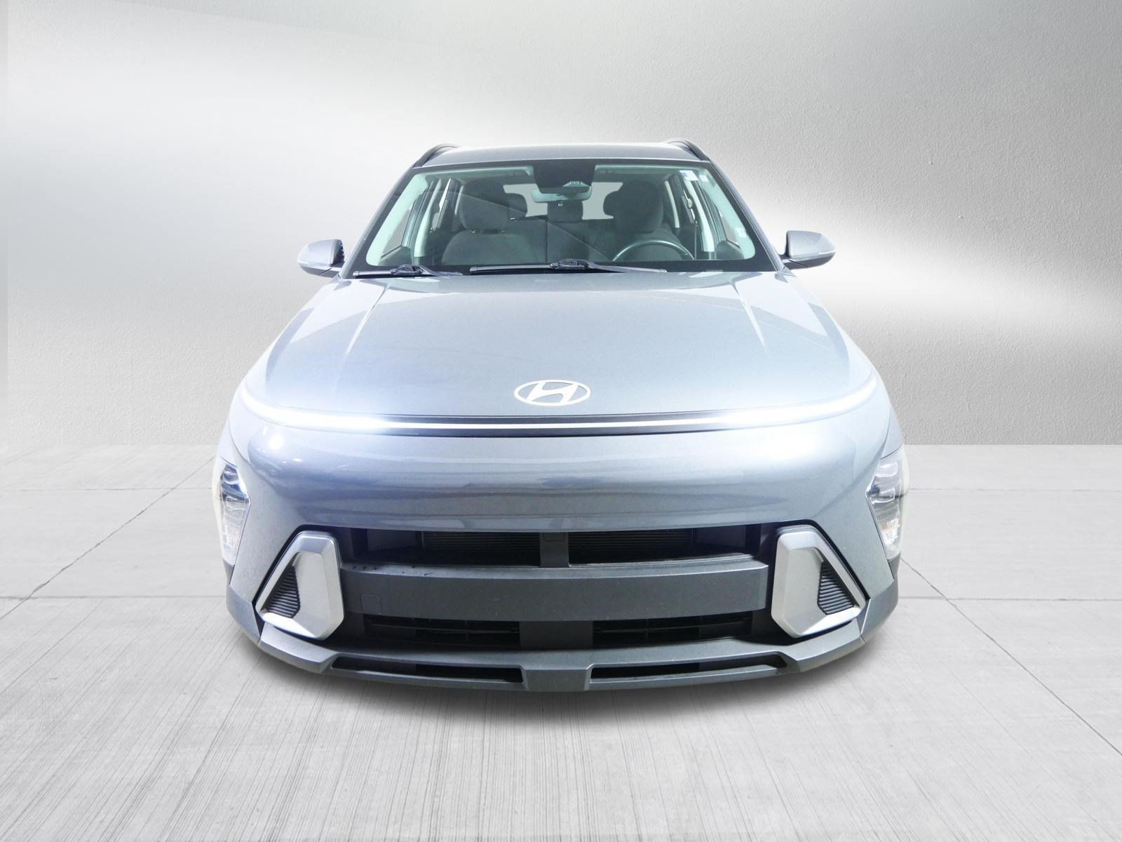 Used 2025 Hyundai Kona SEL AWD/4WD image 2