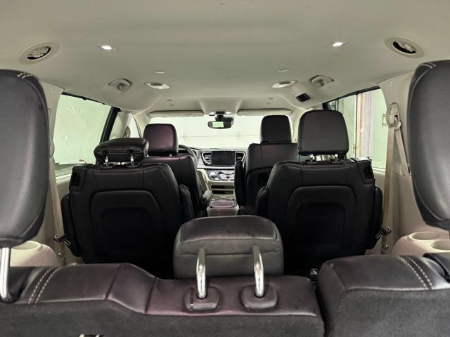 Used 2022 Chrysler Pacifica Touring-L FWD image 10