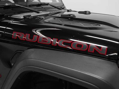 Used 2018 Jeep Wrangler Unlimited Rubicon w/ Dual Top Group AWD/4WD image 14