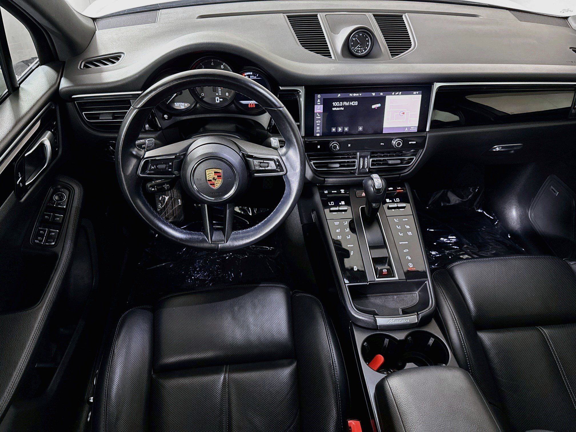 Used 2024 Porsche Macan w/ Premium Plus Package AWD/4WD image 17