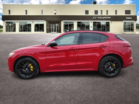 Used 2020 Alfa Romeo Stelvio Ti w/ Nero Edizione image 6