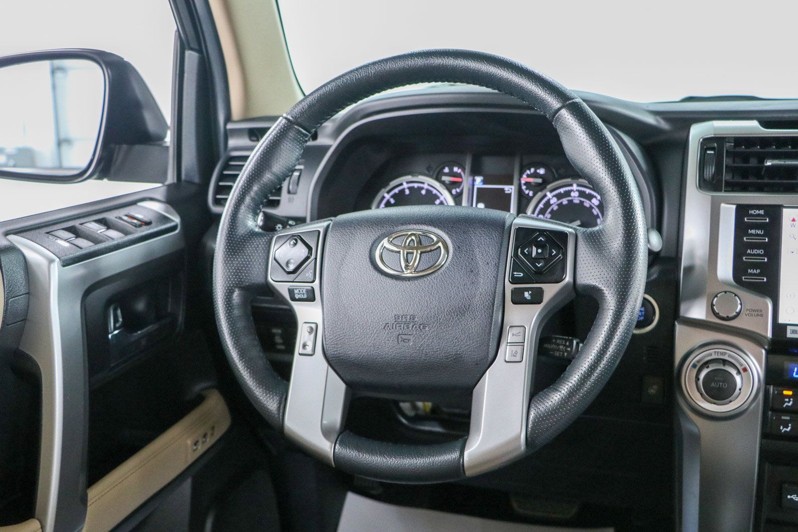 Used 2024 Toyota 4Runner Limited AWD/4WD image 13