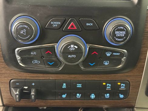 Used 2014 RAM 1500 Laramie w/ Convenience Group image 4