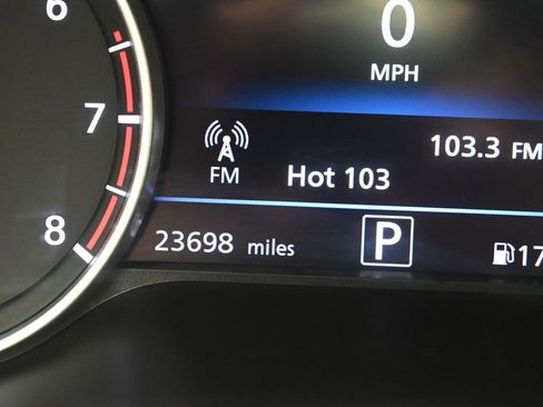 Used 2025 Nissan Sentra SR w/ SR Premium Package image 17