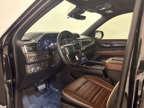 Used 2023 GMC Yukon Denali Ultimate AWD/4WD image 19