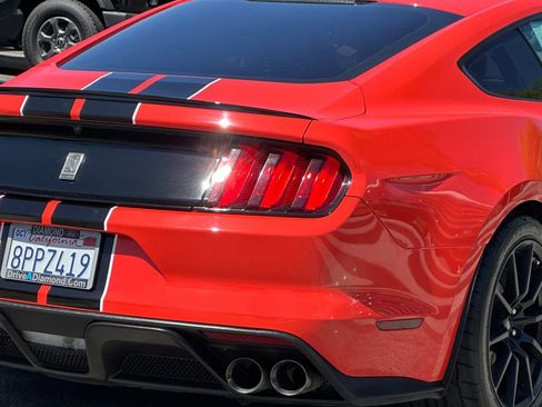 Used 2016 Ford Mustang Shelby GT350 w/ Technology Package RWD image 8