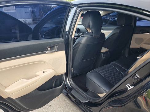 Used 2018 Hyundai Elantra SEL FWD image 14