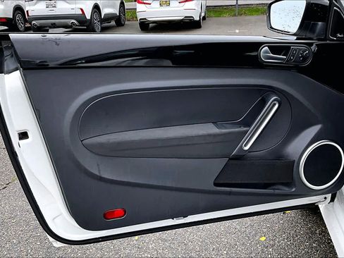 Used 2014 Volkswagen Beetle R-Line image 22