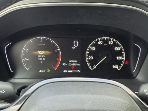 Used 2025 Honda Pilot Touring image 14