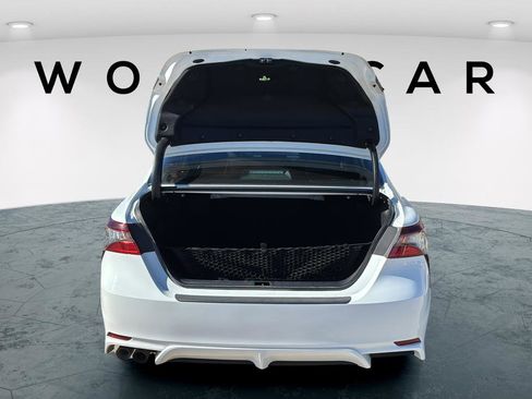 Used 2022 Toyota Camry SE FWD image 9