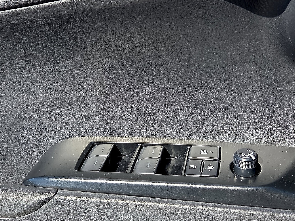 Used 2026 Toyota Camry SE FWD image 29