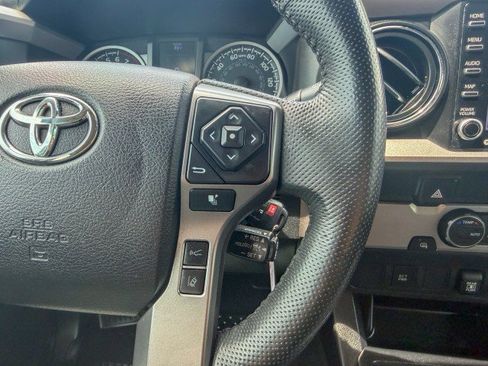 Used 2021 Toyota Tacoma SR5 RWD image 11