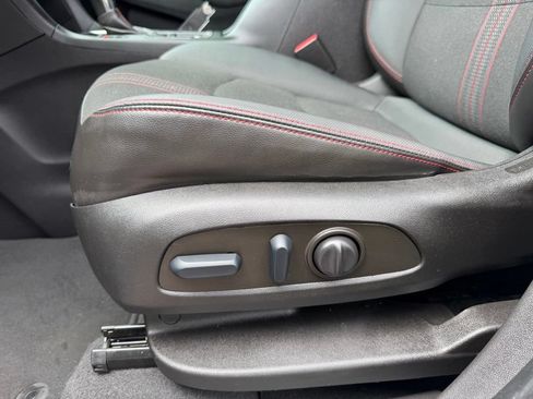 Used 2022 Chevrolet Equinox RS FWD image 14