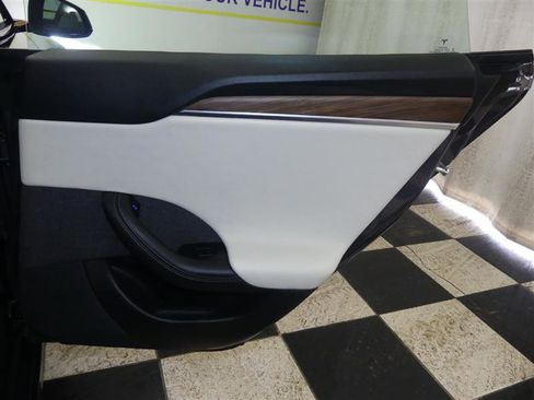 Used 2021 Tesla Model S Plaid image 27