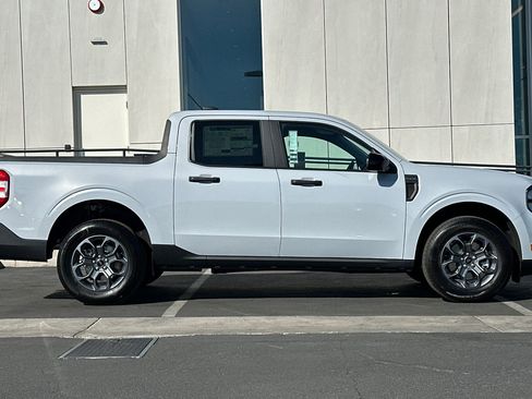 New 2025 Ford Maverick XLT w/ XLT Luxury Package AWD/4WD image 2