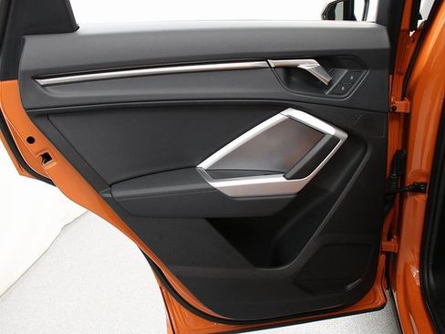 Used 2025 Audi Q3 2.0T Premium image 24