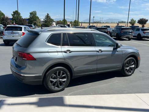 Used 2022 Volkswagen Tiguan SE AWD/4WD image 7