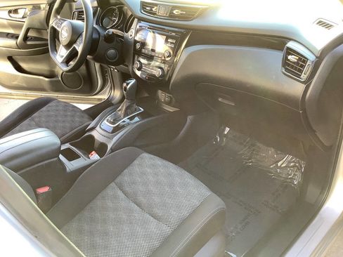 Used 2017 Nissan Rogue Sport SV image 33