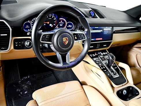 Used 2019 Porsche Cayenne image 25