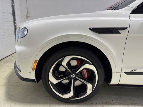 Used 2023 Bentley Bentayga image 7
