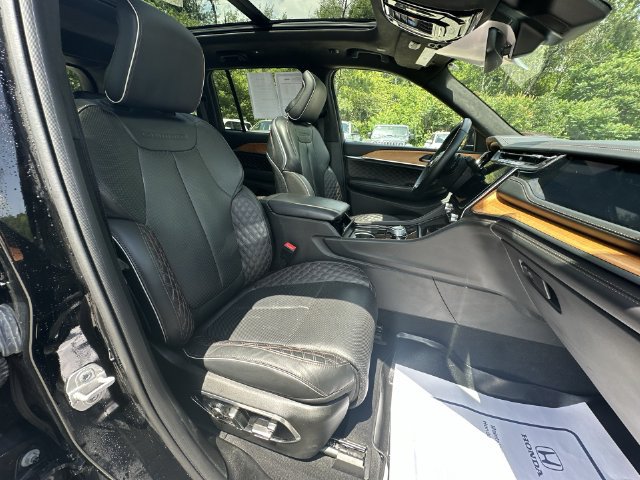 Used 2022 Jeep Grand Cherokee Summit AWD/4WD image 29