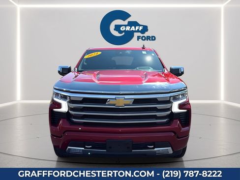 Used 2024 Chevrolet Silverado 1500 High Country w/ High Country Premium Package AWD/4WD image 3