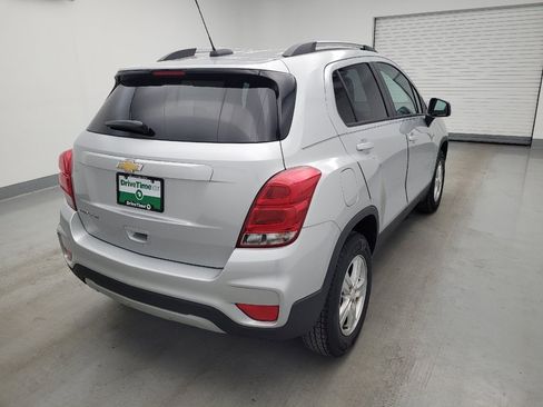 Used 2022 Chevrolet Trax LT w/ LT Convenience Package AWD/4WD image 9