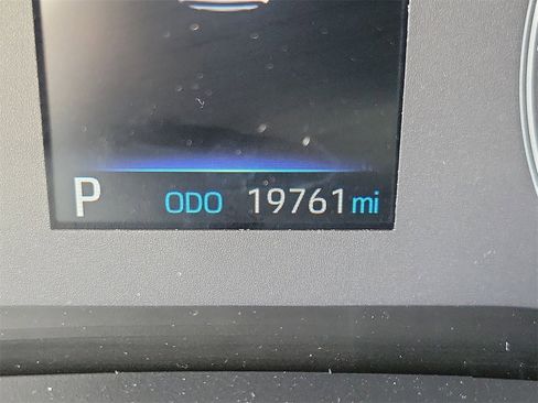 Used 2025 Toyota Corolla LE image 22