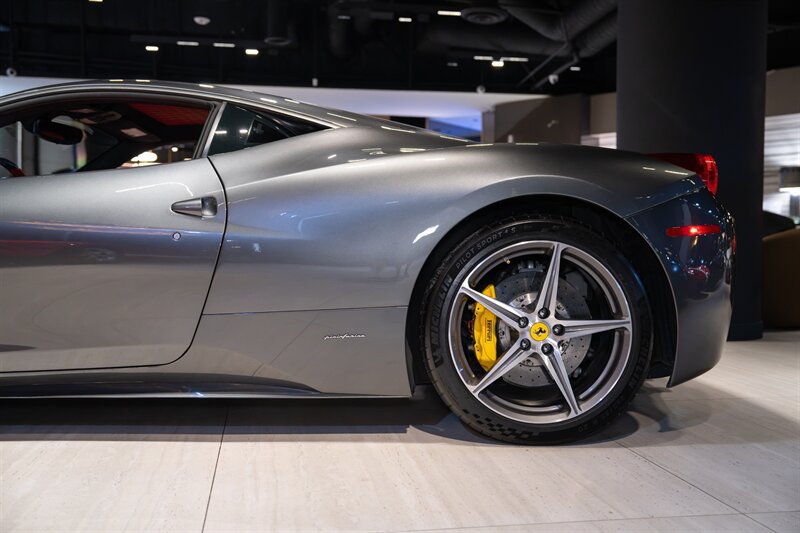 Used 2015 Ferrari 458 Italia Coupe RWD image 29
