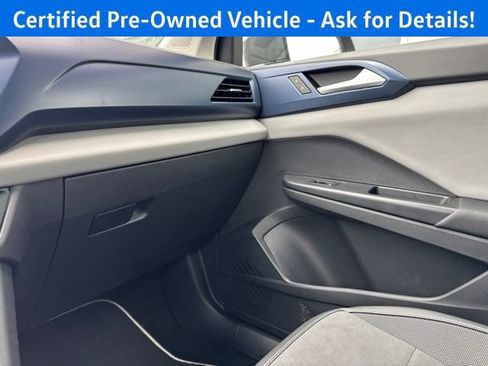 Used 2023 Volkswagen Taos SE w/ Panoramic Sunroof Package AWD/4WD image 16