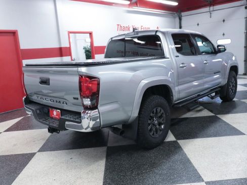 Used 2022 Toyota Tacoma SR5 RWD image 7