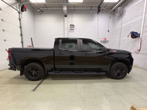 Used 2020 Chevrolet Silverado 1500 RST AWD/4WD image 3