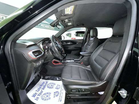 Used 2023 Chevrolet TrailBlazer RS FWD image 17