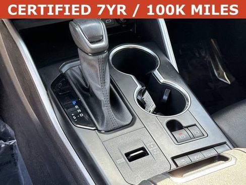 Used 2022 Toyota Highlander XLE AWD/4WD image 23