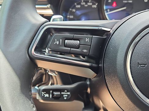 Certified 2026 Porsche Macan AWD/4WD image 31