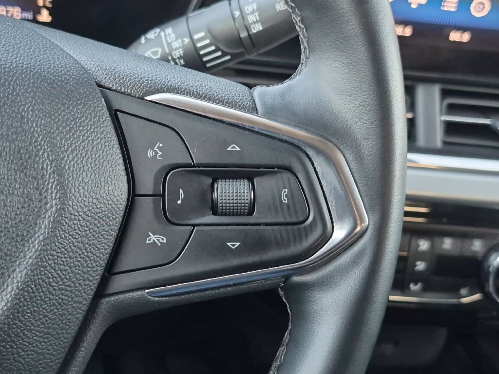 Used 2025 Chevrolet Trax LT w/ LT Convenience Package FWD image 22